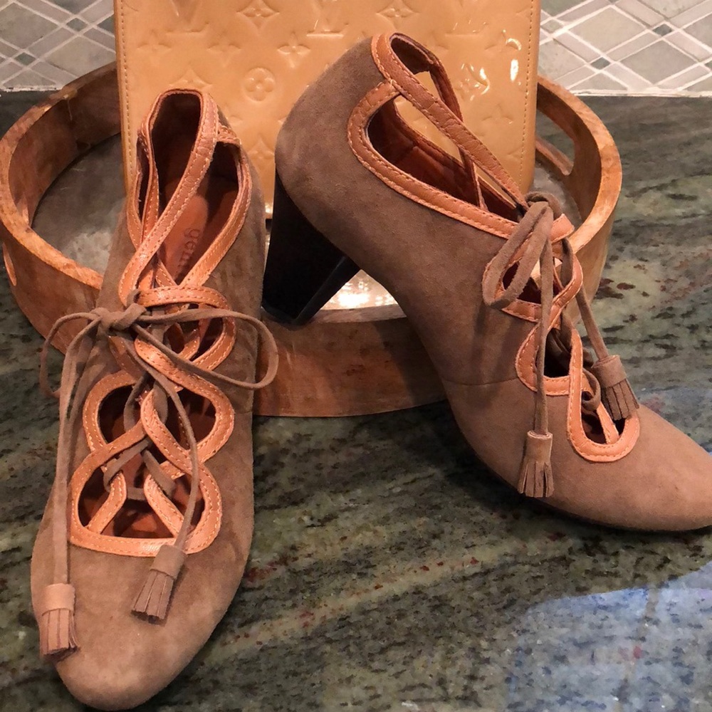Gentle Souls Suede & Lthr Vintage Look Heels 8.5